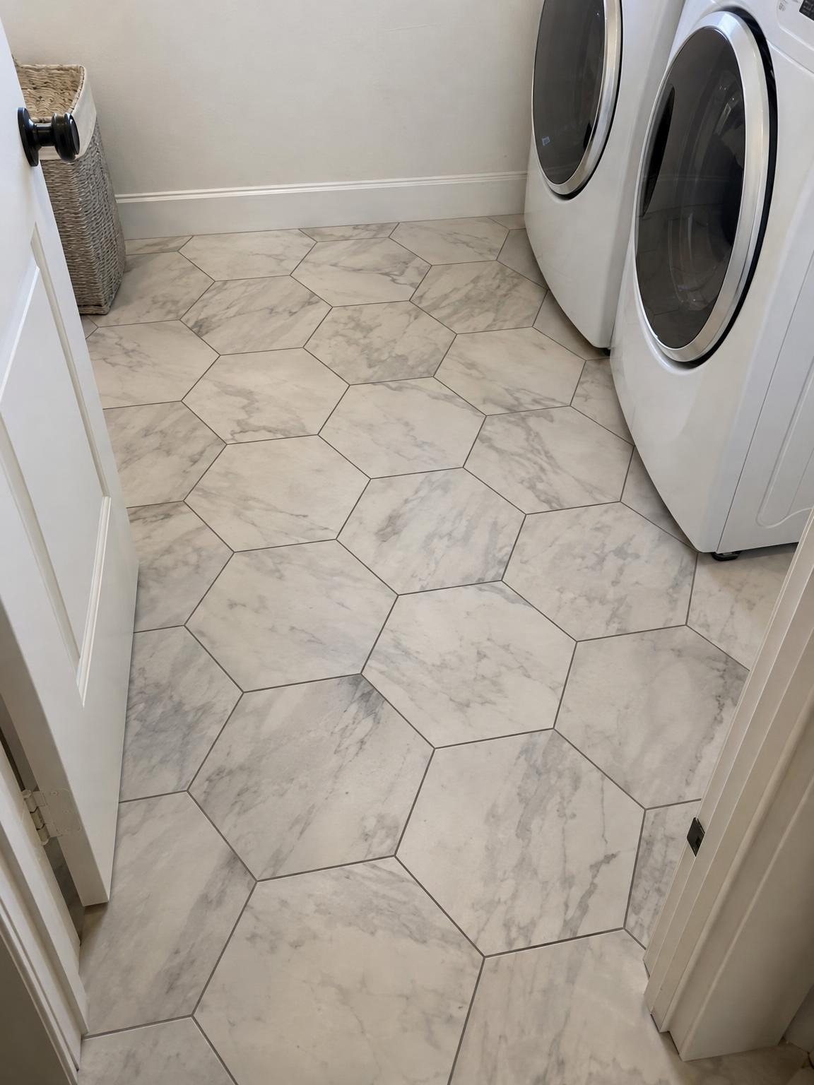 Laundry room floor in hexagon tile